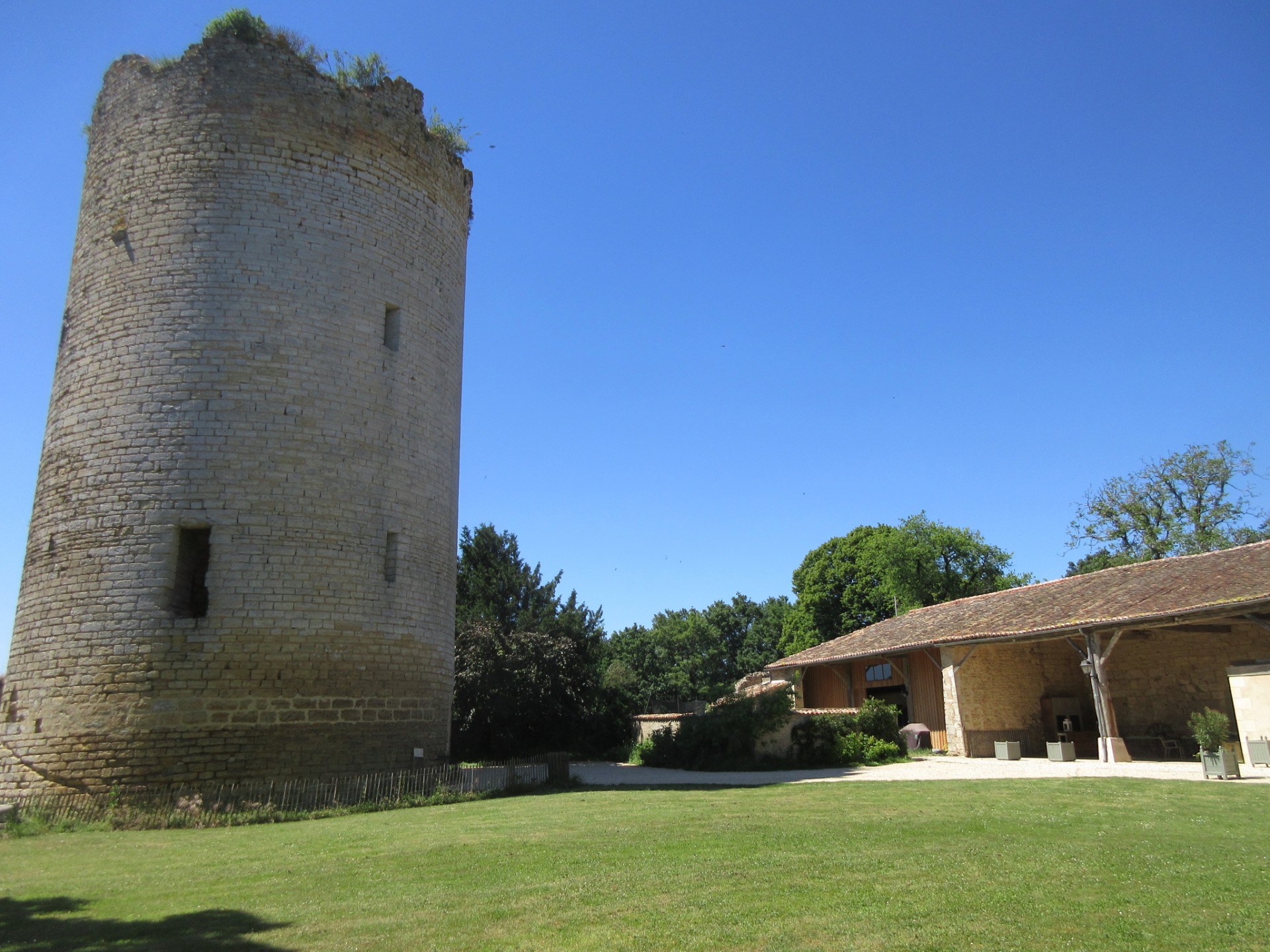 Château de Montreuil-Bonnin