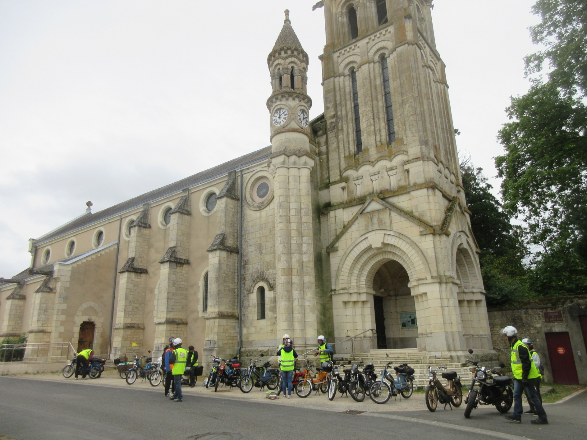 Église de Saint-Julien-l'Ars